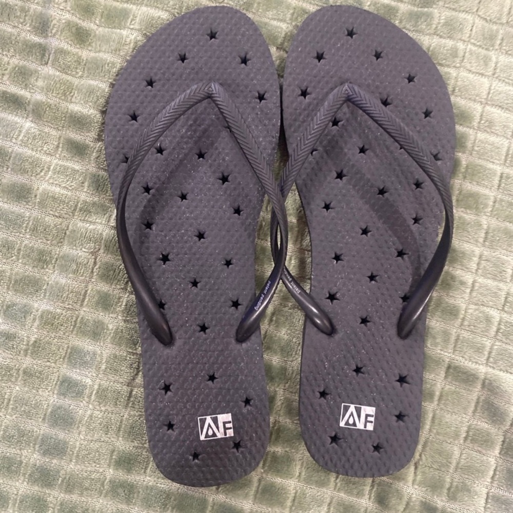 A&F Black Star shower Flip Flops